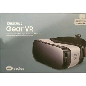 Samsung Gear VR Headset - Black and White